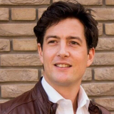 Roger Hagen Rebels in Finance